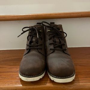 Boys Size 6 Ugg boots